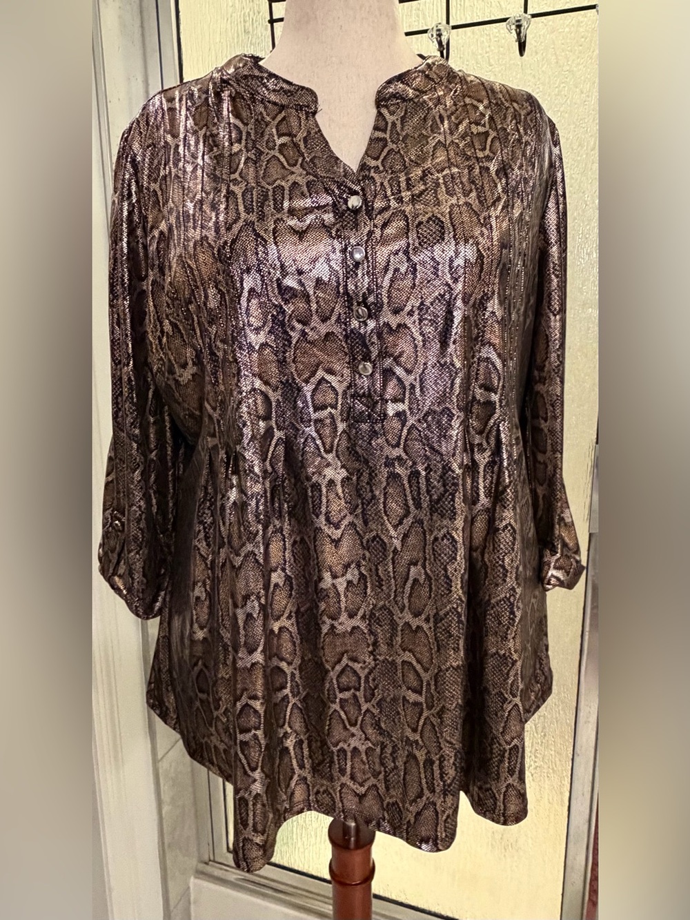 Roz & Ali Metallic Bronze Snakeskin Print Tunic Blouse 2X EUC $22 😀